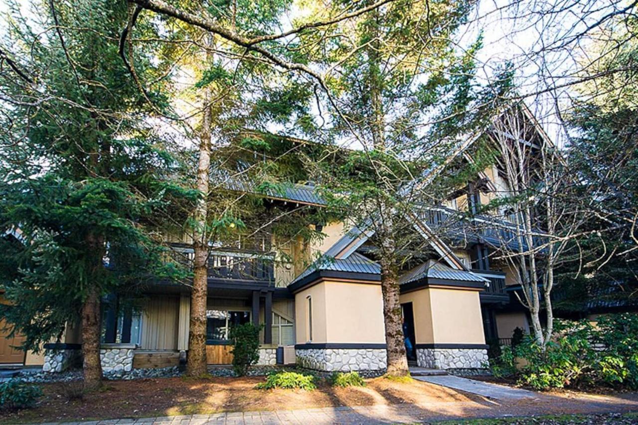 Lagoons By Cozystay Signature Whistler Bagian luar foto