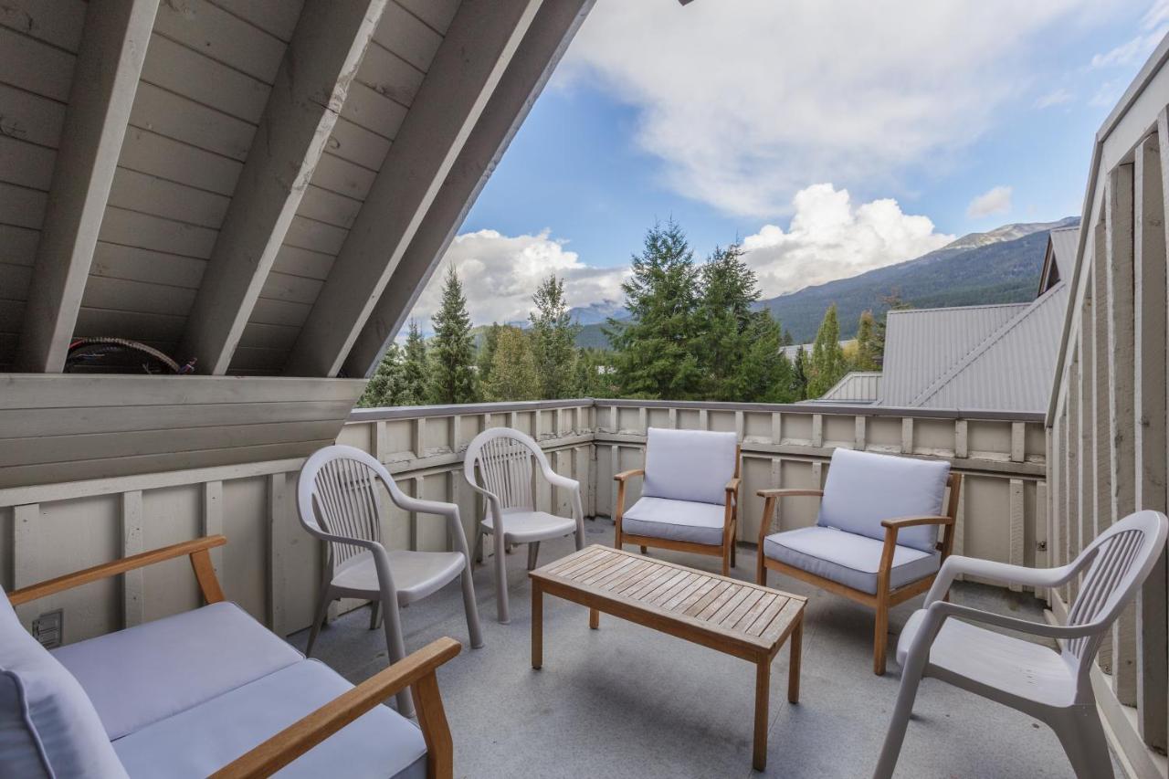 Lagoons By Cozystay Signature Whistler Bagian luar foto